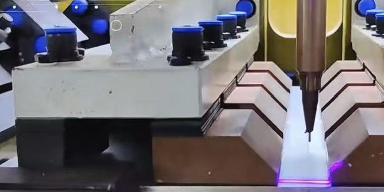 激光焊缝跟踪系统应用于0间隙拼接焊缝
