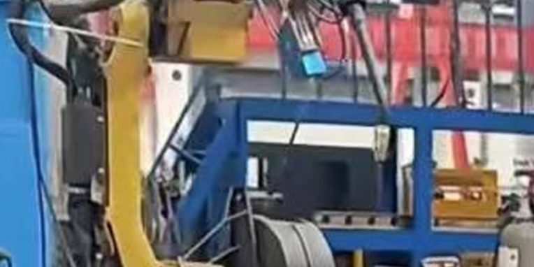 激光焊缝跟踪传感器在机器人中的重要性